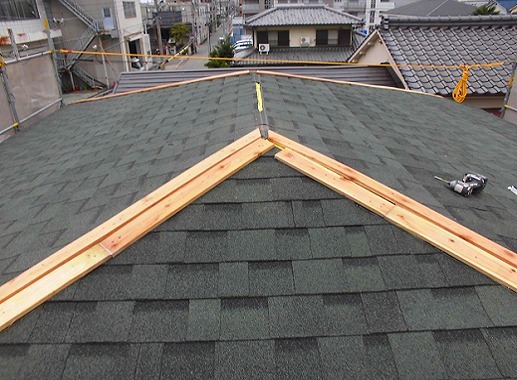 加古川市の棟板金下地材施工